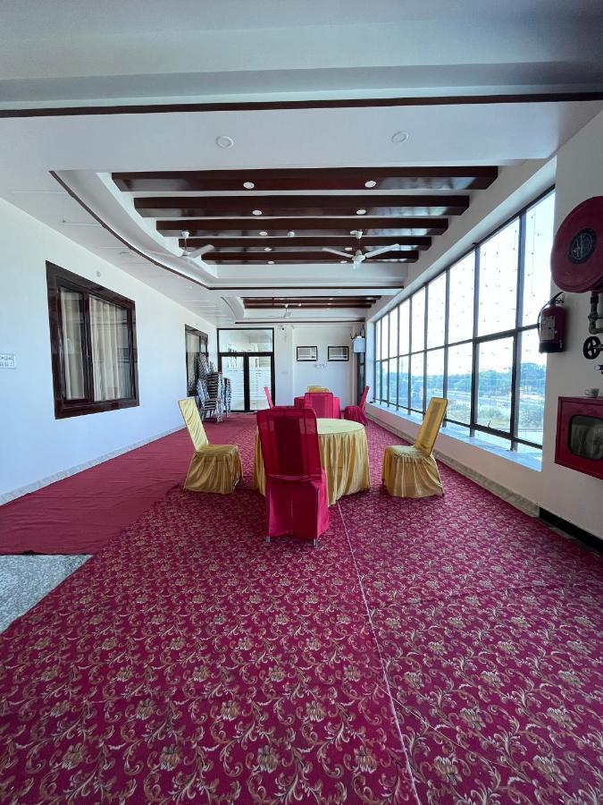 Hotel Mangalam Grand Lucknow Exterior foto