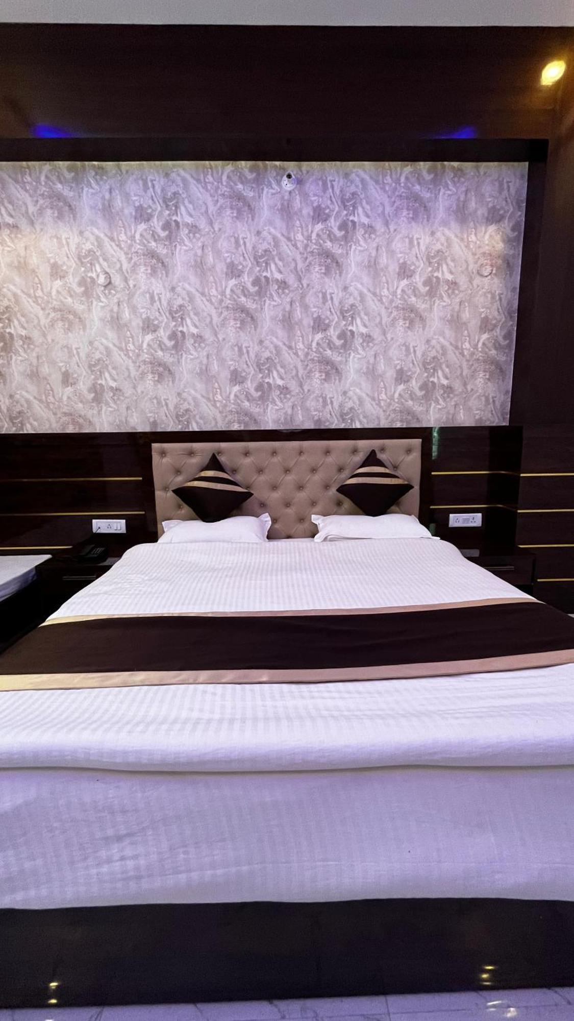 Hotel Mangalam Grand Lucknow Exterior foto