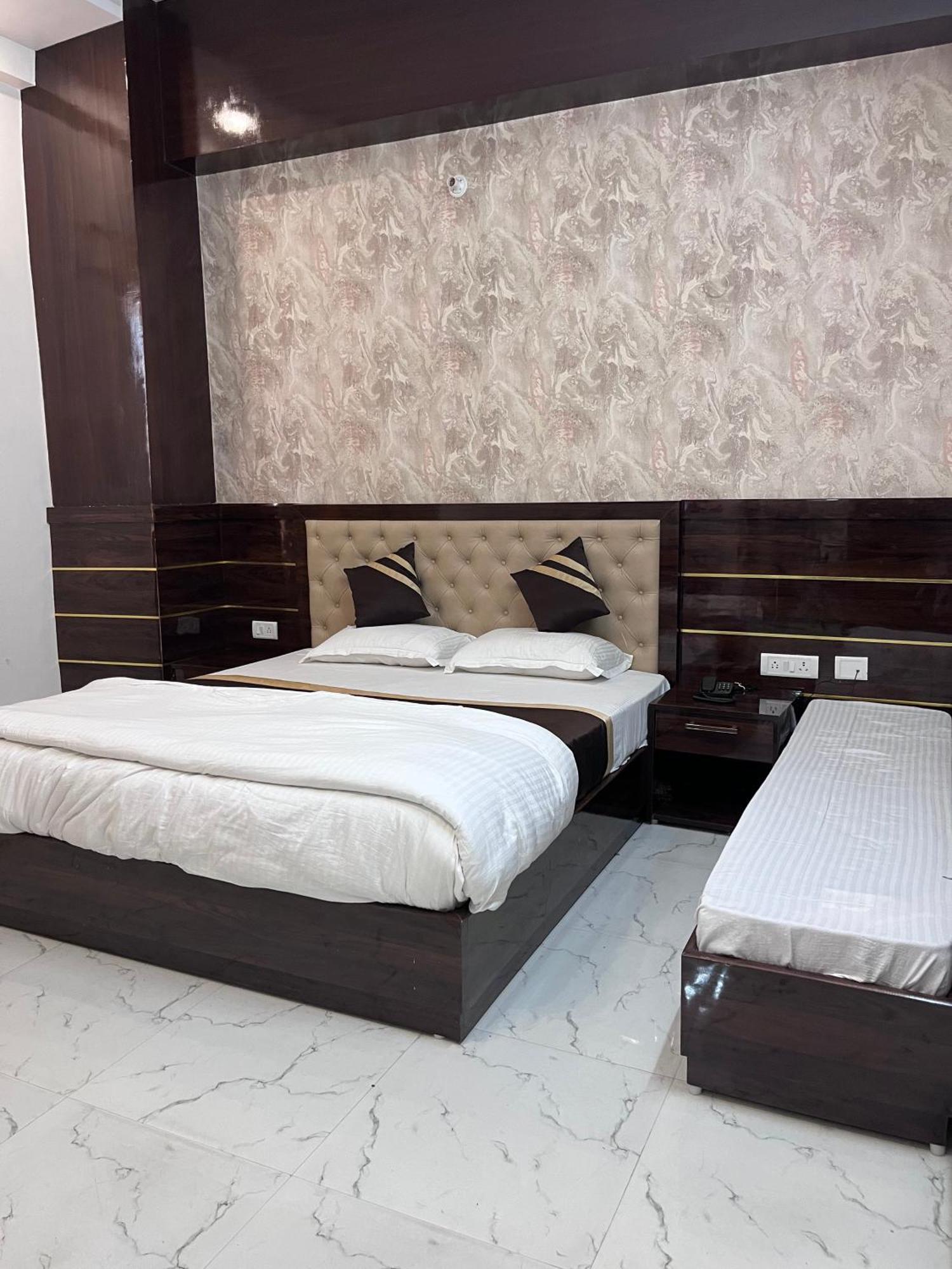 Hotel Mangalam Grand Lucknow Exterior foto