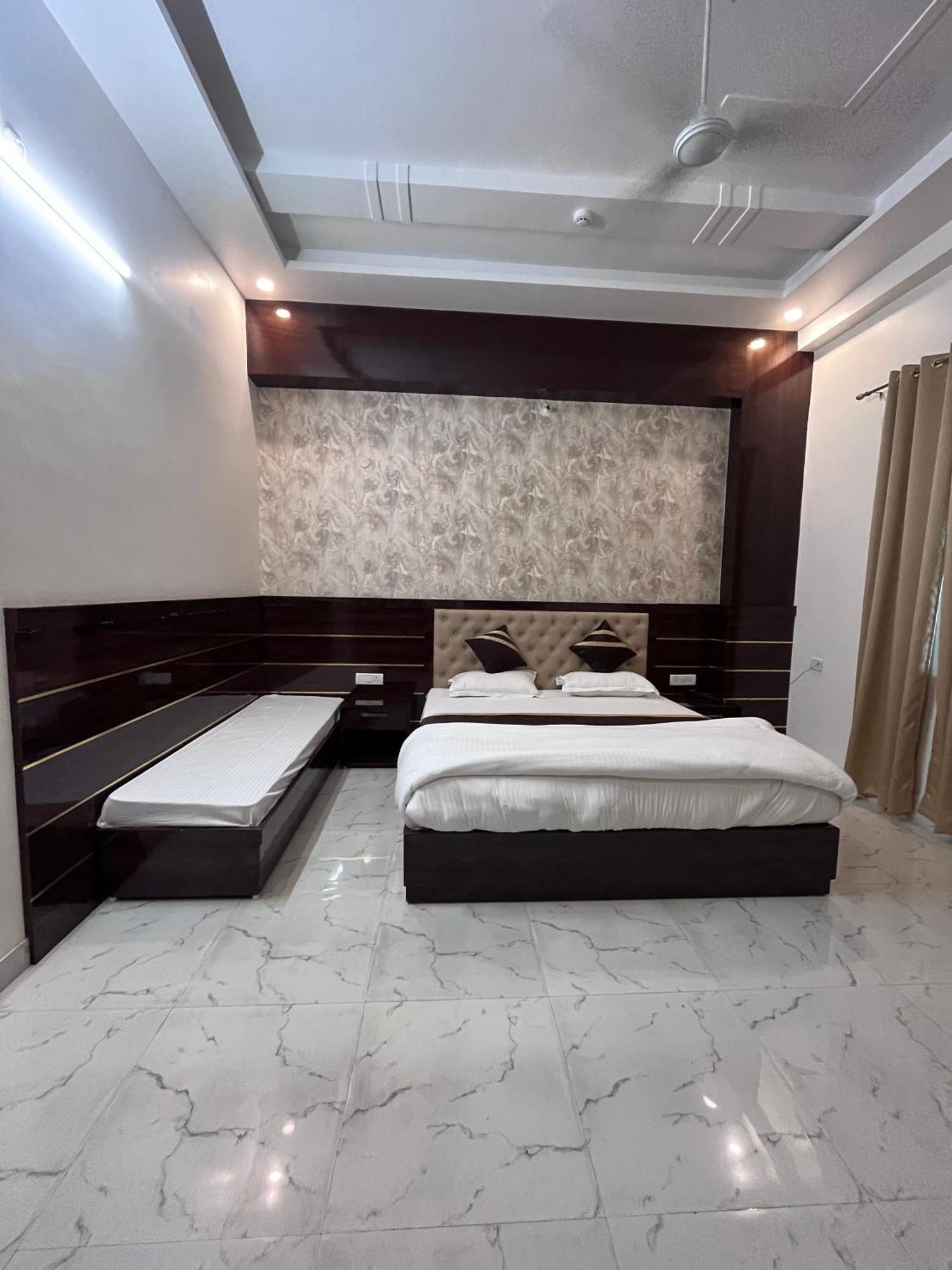 Hotel Mangalam Grand Lucknow Exterior foto